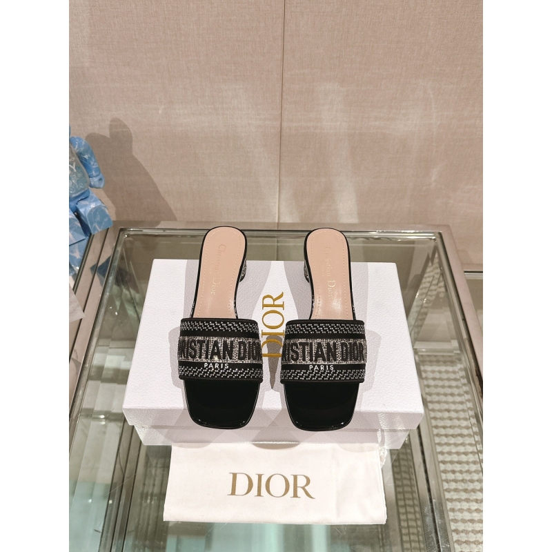 ch**an D*or slippers